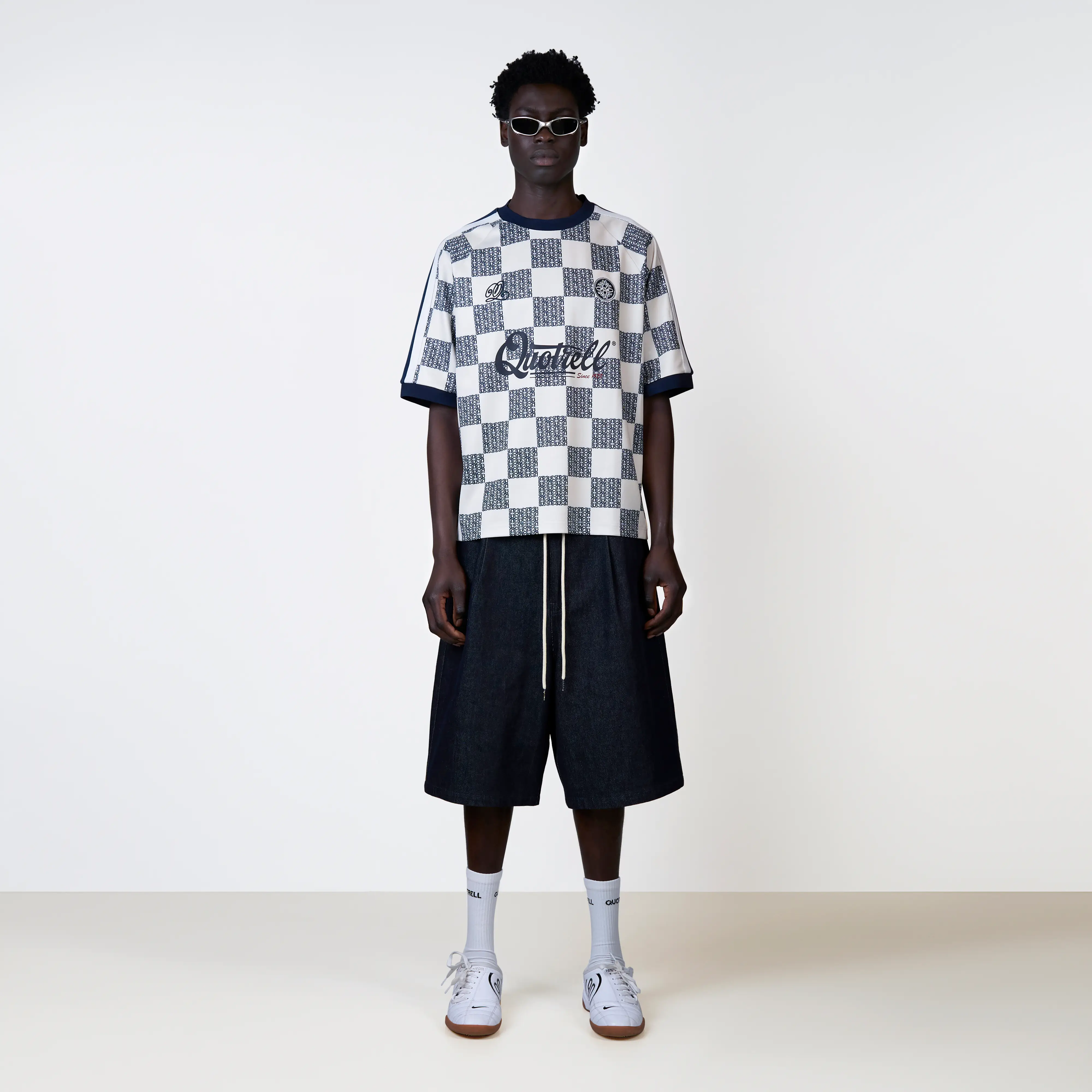 JAYDEN TEE | OFF WHITE/NAVY - Image 4